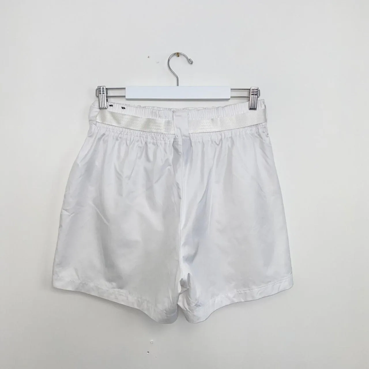 Preowned Nike Woven Swoosh Shorts Womens Size L White Summer Field Utility y2k Style.